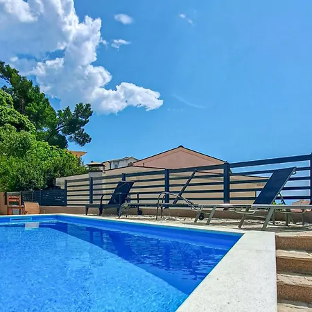 Appartamento Stunning Apartment In Baska Voda *